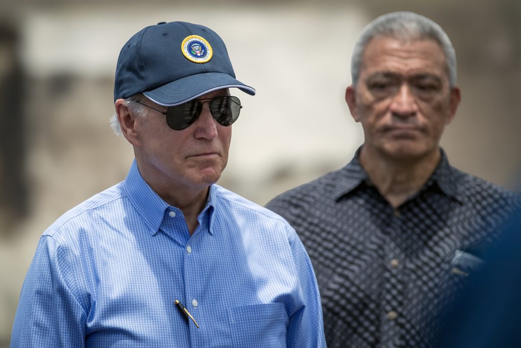 President Joe Biden, left, and Maui Mayor Richard Bissen in Lahaina in August 2023. (Nathan Eagle/Civil Beat/2023)